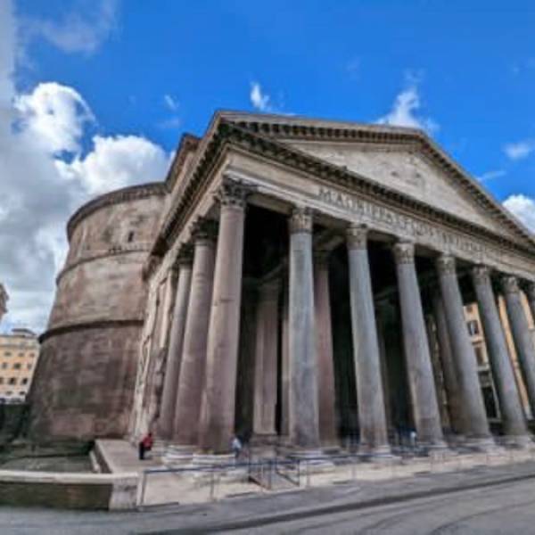 Capodanno 2024 nella storica zona del Pantheon a Roma